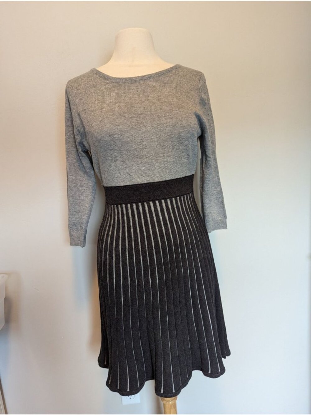 Calvin Klein Long-Sleeve Knit Dress Pleated Skirt Womens Medium